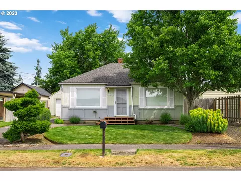 2408 E 9th St, Vancouver, WA 98661