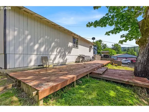 Exterior - 211 Fox St, Rainier, OR 97048 photo 4 of 6