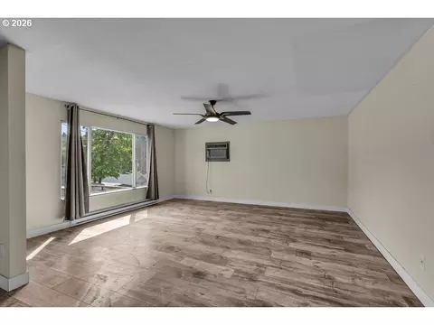 Living - 211 Fox St, Rainier, OR 97048 photo 2 of 5