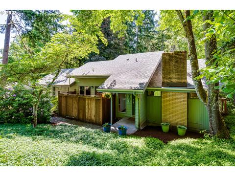 510 Lochmoor Pl, Eugene, OR 97405