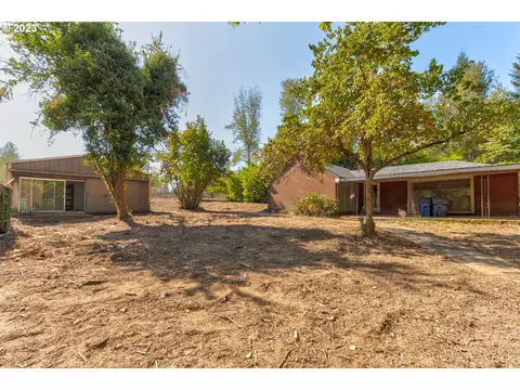 21820 SE Tillstrom Rd, Damascus, OR 97089