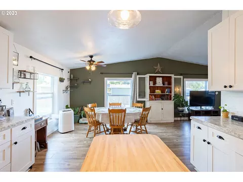 485 E 2nd St, Halsey, OR 97348 photo 8
