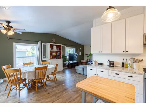 485 E 2nd St, Halsey, OR 97348 photo 11