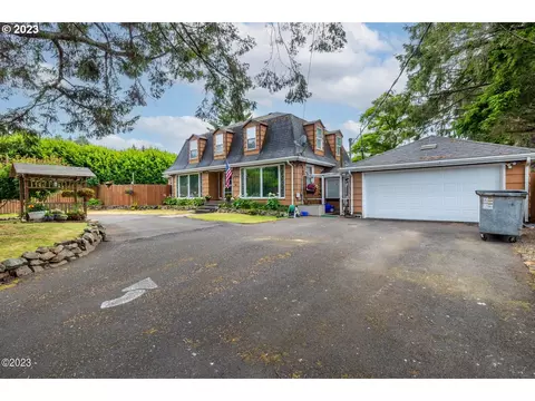 2642 NE Holmes Rd, Lincoln City, OR 97367
