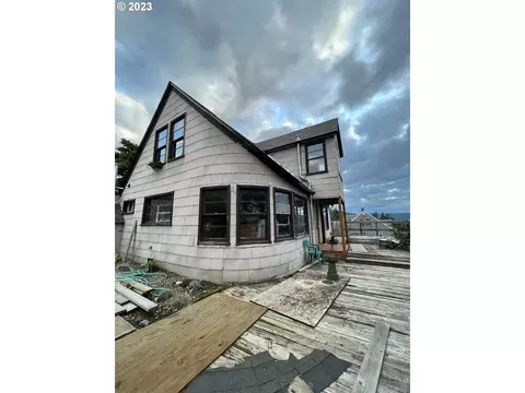 1573 SEddy St, Roseburg, OR 97470