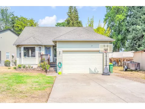 33381 NW Wickstrom Dr, Scappoose, OR 97056