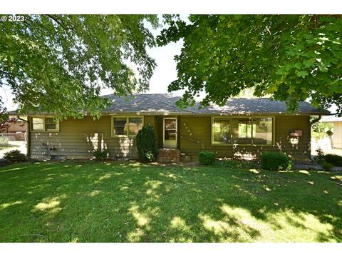 2439 W 10th St, The Dalles, OR 97058
