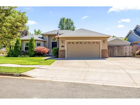 4795 Honeycomb Dr, Eugene, OR 97404