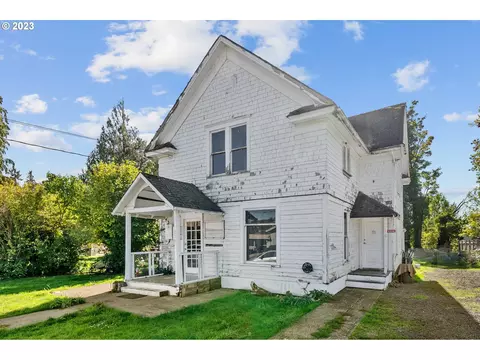 318 E Main St, Sheridan, OR 97378