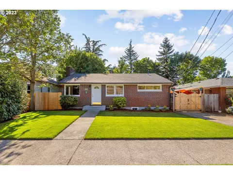 910 T St, Vancouver, WA 98661