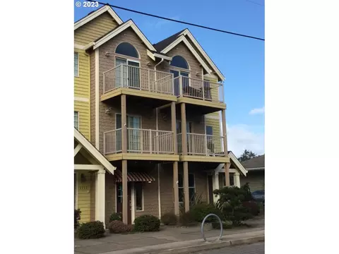 1317 NW 15th St #105, Lincoln City, OR 97367