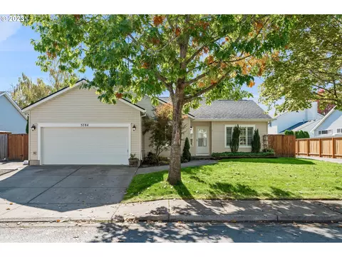 5784 SE Popes Pl, Hillsboro, OR 97123