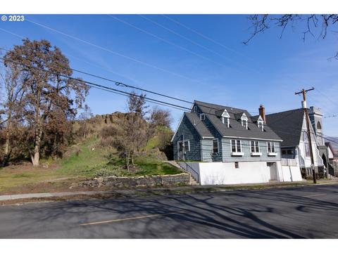 605 607 Un, The Dalles, OR 97058