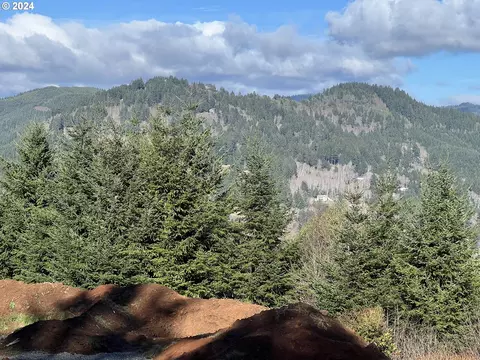 98215 Sunforest Ct #14, Brookings, OR 97415