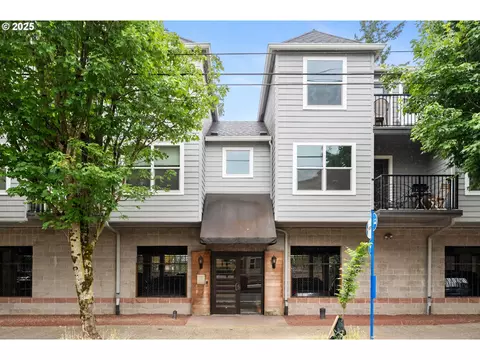 20 SE 172nd Ave #104, Portland, OR 97233
