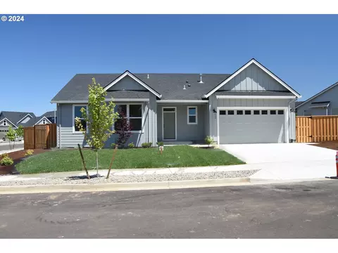 902 Oakleaf Way, Silverton, OR 97381