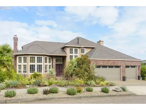 11561 SE Highland Loop, Clackamas, OR 97015