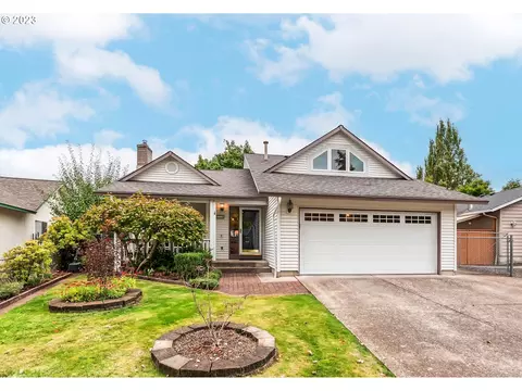 872 River Hills Dr, Springfield, OR 97477