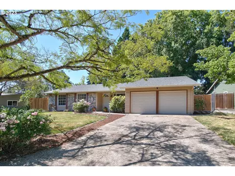 275 SW Frenwood Way, Beaverton, OR 97005
