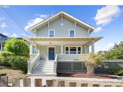 531 35th St, Astoria, OR 97103