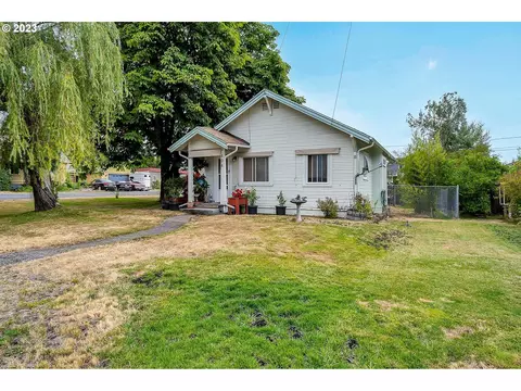404 S 15th St, Saint Helens, OR 97051