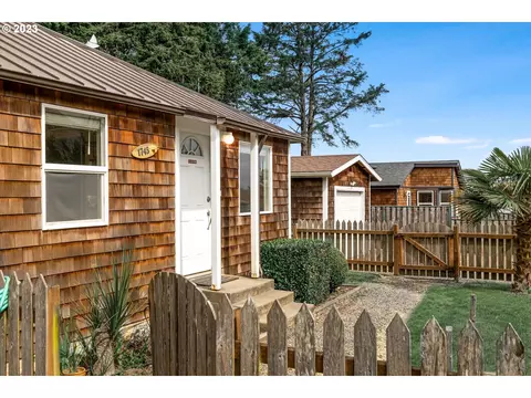 1745 SW Harbor Ave, Lincoln City, OR 97367