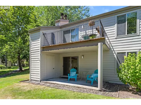 10112 SW Trapper Ter, Beaverton, OR 97008