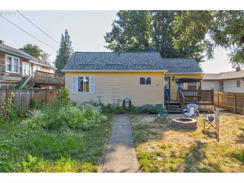1610 4th St, Columbia City, OR 97018