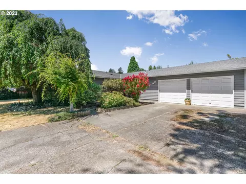 3005 E Dogwood Ave, Newberg, OR 97132