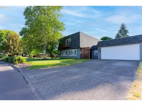 901 NE 6th Dr, Hillsboro, OR 97124