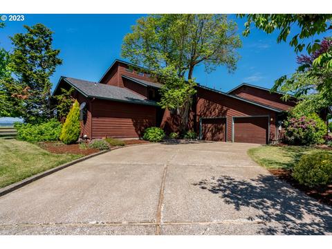 914 Cessna St, Independence, OR 97351