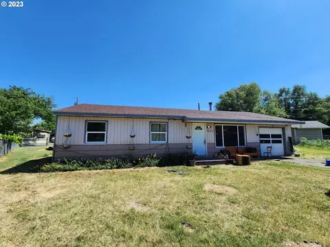 842 Cascade Ct W, The Dalles, OR 97058
