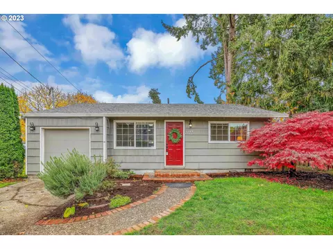 1122 SE Maple St, Hillsboro, OR 97123