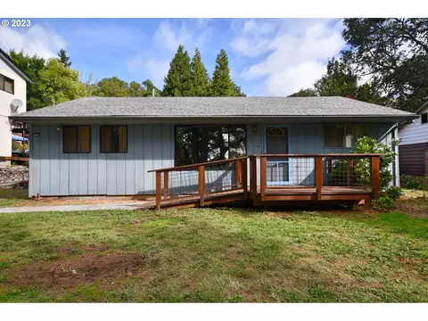 646 SE Oak St, White Salmon, WA 98672