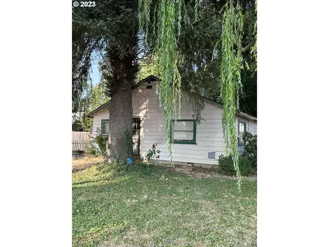 385 N 11th Ave, Cornelius, OR 97113