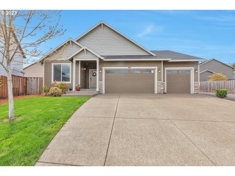 907 N 6th St, Carlton, OR 97111
