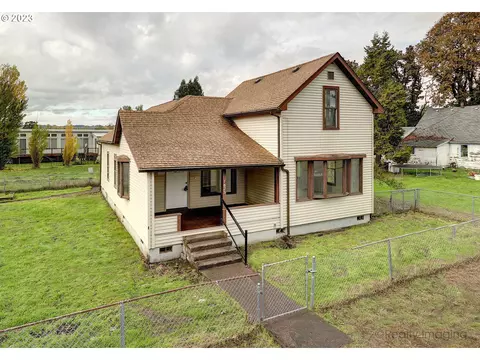 7825 4th St, Turner, OR 97392