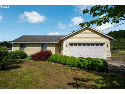 497 Maple St, Yoncalla, OR 97499