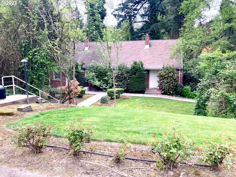 4310 SW Taylors Ferry Rd, Portland, OR 97219