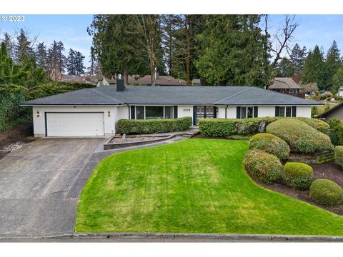 15854 NE Morris St, Portland, OR 97230