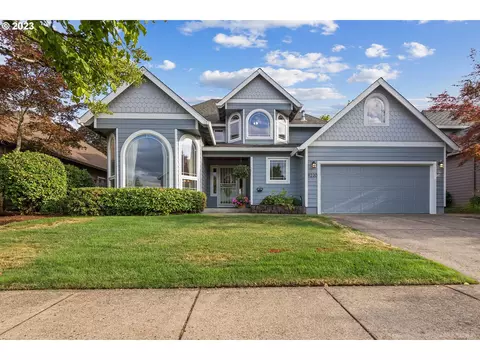 9220 SW Stono Dr, Tualatin, OR 97062