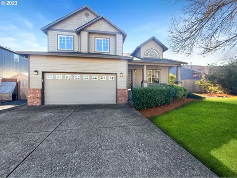 1381 NE 14th Pl, Canby, OR 97013