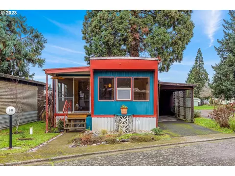 1625 Henderson Ave #B8, Eugene, OR 97403