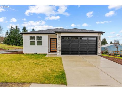 4 Linquist Ln, Cathlamet, WA 98612