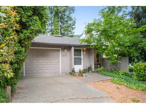 6105 SW 68th Ct, Portland, OR 97223
