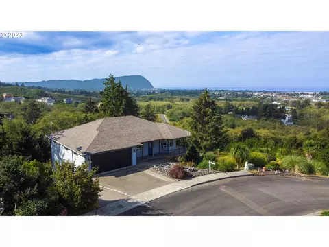 2338 Royal View Dr, Seaside, OR 97138