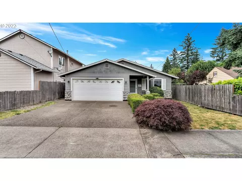 19300 Abernethy Ln, Gladstone, OR 97027