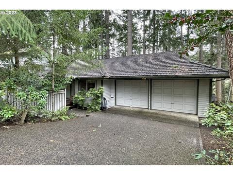 2555 Chaucer Ct, Eugene, OR 97405