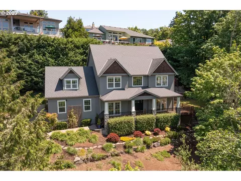 8423 NW Mendenhall St, Portland, OR 97229