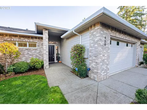 928 Sahalee Ct SE, Salem, OR 97306